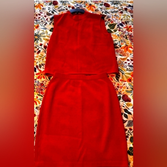 St. John Knit Set Skirt and Tank Orange-Red Size 6 Top Size Medium Skirt - Picture 1 of 16